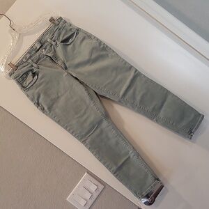 Universal threads skinny